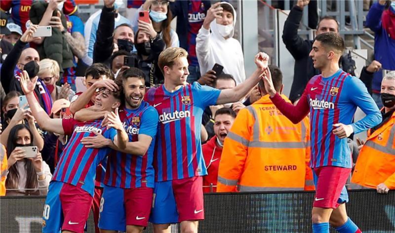 برشلونة ينتصر على أتلتيكو مدريد برباعية