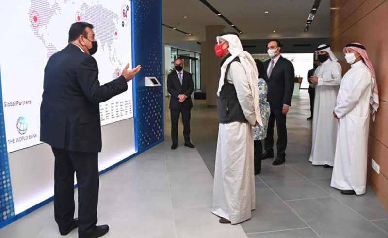 وزير الصناعة والتجارة والسياحة يشيد بالمستوى المتطور معهد البحرين للدراسات المصرفية والمالية