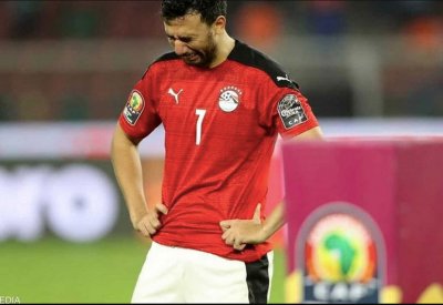 دموع نجم مصري تشعل الإنترنت.. وتبكي الملايين
