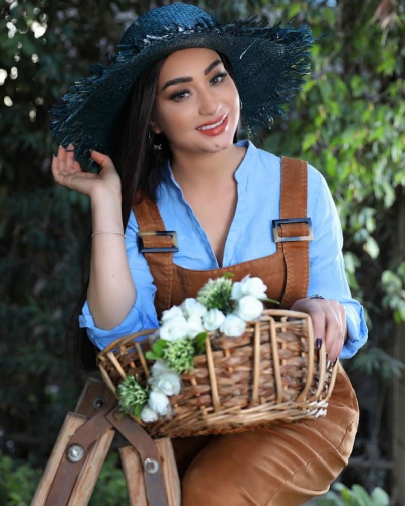 أسما لزرق تسجل القرأن الكريم بصوتها