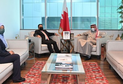 وزير الصناعة والتجارة والسياحة يستقبل سفير ماليزيا لدى مملكة البحرين