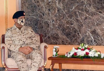 القائد العام لقوة دفاع البحرين يجتمع مع قائد القيادة المركزية الأمريكية