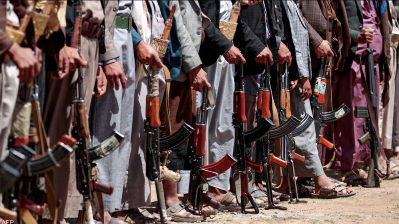 مجزرة وحشية باليمن.. قيادي حوثي يعدم 8 من أفراد أسرته