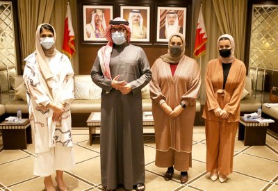 المؤيد يستقبل الفائزات في النسخة الأولى من برنامج "لامع"