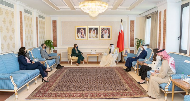 وزير الخارجية يستقبل القائم بأعمال مساعد وزير خارجية الولايات المتحدة الأمريكية لشؤون الشرق الأدنى