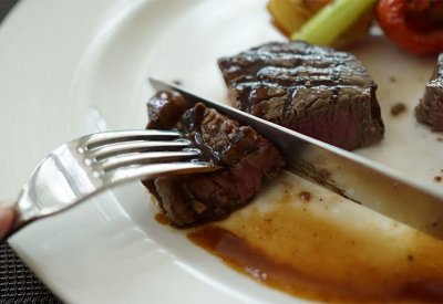 من أجل عمر أطول.. خبراء يوصون بـ5 خطوات غذائية