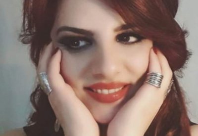 الشاعرة اللبنانية فيوليت أبو جلد ترافق قصائدها في بيت الشعر بيت إبراهيم العريض