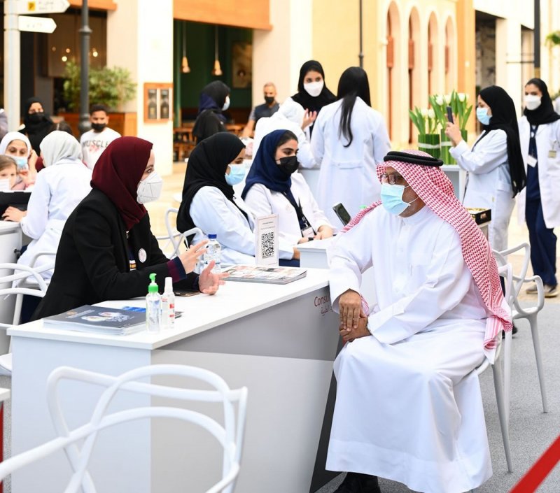 تفاعل جماعيري مع حملة "نهتم لقلبك" بجامعة الخليج العربي