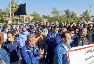 احتجاجاً على الأوضاع المعيشية.. تظاهرات تعم مدن إيران