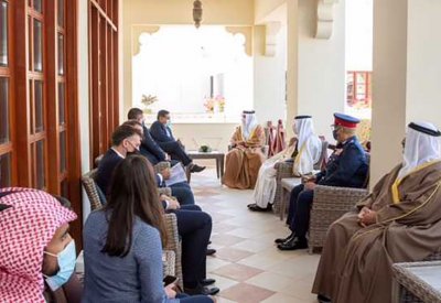 وزير الداخلية يطلع وزير الدولة لشئون الكومنولث بالمملكة المتحدة على إنجازات البحرين في "العقوبات البديلة " ومنظومة حقوق الإنسان