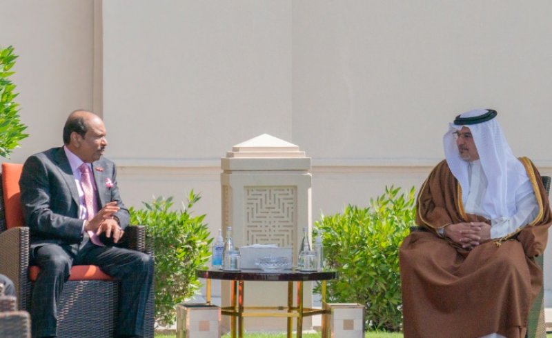 سمو ولي العهد رئيس مجلس الوزراء يلتقي رئيس مجلس إدارة "مجموعة لولو"