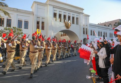 بالفيديو: تقرير "البلاد" عن طابور المنامة.. استعراض ميداني للشرطة وتفاعل طلابي