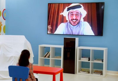 بالفيديو: بماذا فاجأ خالد بن حمد أطفال مرضى السرطان؟