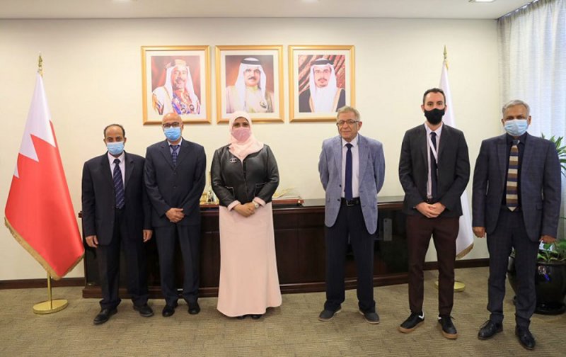 رئيسة جامعة البحرين تكرّم أساتذة جاءوا في قائمة "كبار العلماء" لجامعة ستانفورد