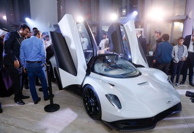 أستون مارتن فالهالا 2022 الجديدة تماماً