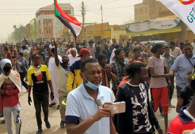 تظاهرة في الخرطوم.. والأمن يستخدم الغاز المسيل للدموع لتفريقها