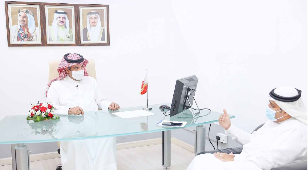 الزميل راشد الغائب محاورًا رئيس الاتحاد البحريني للمبارزة