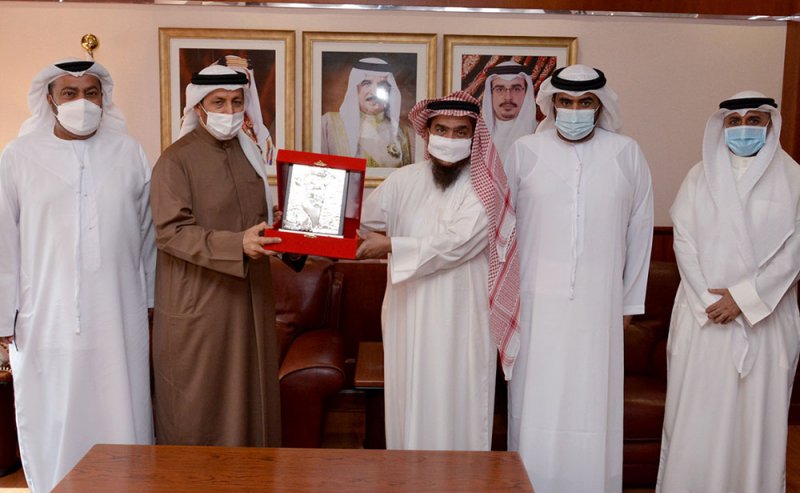 تبادل الخبرات الإدارية بين البحرين والإمارات في مجال الخدمة المدنية