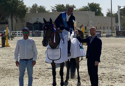 الفارس أحمد جهرمي يحصد المركز الأول في بطولة دبي الدولية لقفز الحواجز