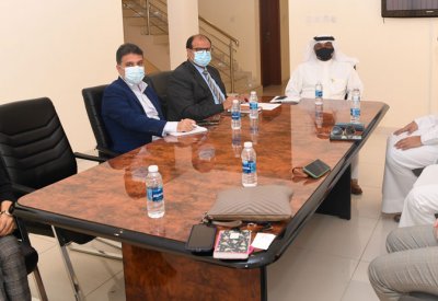 وكيل الثروة الحيوانية يبحث مع "ديار المحرق" خطة علاج الكلاب الضالة
