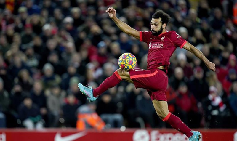 ليفربول يهزم ليدز ويضيق الخناق على مان سيتي