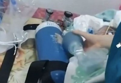 فيديو: في ملجأ تحت الأرض.. حديثو الولادة يدفعون "ضريبة الحرب"