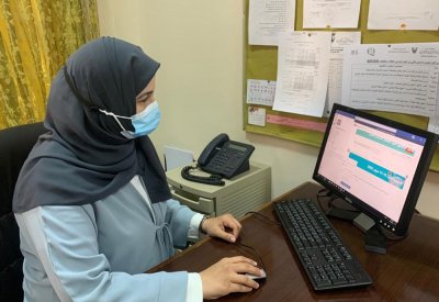 22 معلمة خبيرة في التكنولوجيا بابتدائية السهلة للبنات