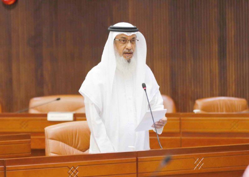 “العمل”: اشتراط الإبقاء على البحريني وتسريح الأجنبي في حالات الاستغناء