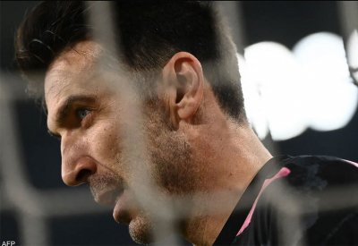 بوفون.. عقد جديد حتى سن 46 عاما