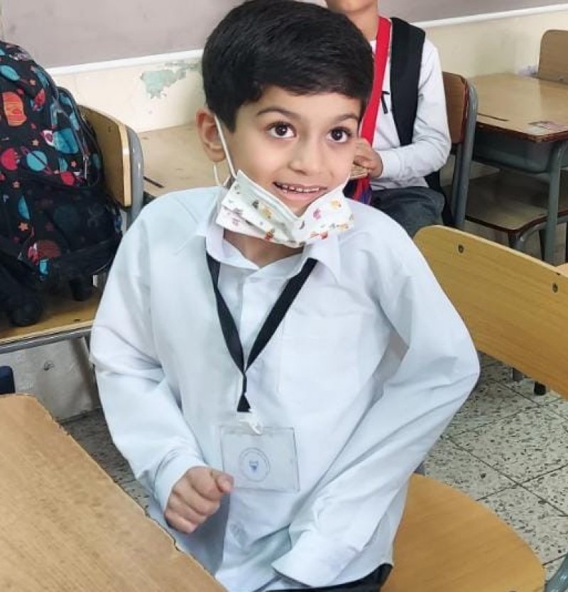 "محمد" يتحدى ظروفه الصحية بدعم المعلم والمرشد الاجتماعي