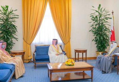 سمو الشيخ محمد بن مبارك يستقبل وزير شؤون الشباب والرئيس التنفيذي لهيئة جودة التعليم والتدريب