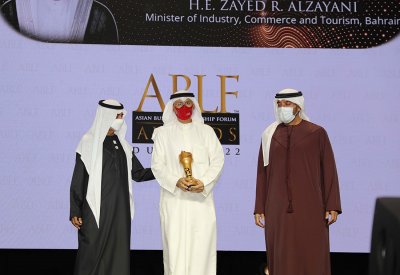 وزير الصناعة والتجارة والسياحة يفوز بجائزة سفير التجارة من قبل منتدى قيادة الاعمال الاسيوي