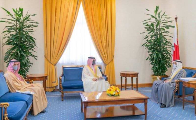سمو الشيخ محمد بن مبارك يستقبل وزير شؤون الشباب والرئيس التنفيذي لهيئة جودة التعليم والتدريب