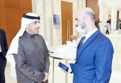 تنسيق بين “التأمين” و “المركزي” لتنفيذ خطة تطوير القطاع