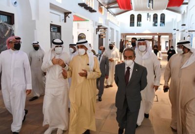 رئيس جهاز المساحة ووزير الاشغال يزوران مشروعي جزر أمواج وديار المحرق العقاريين