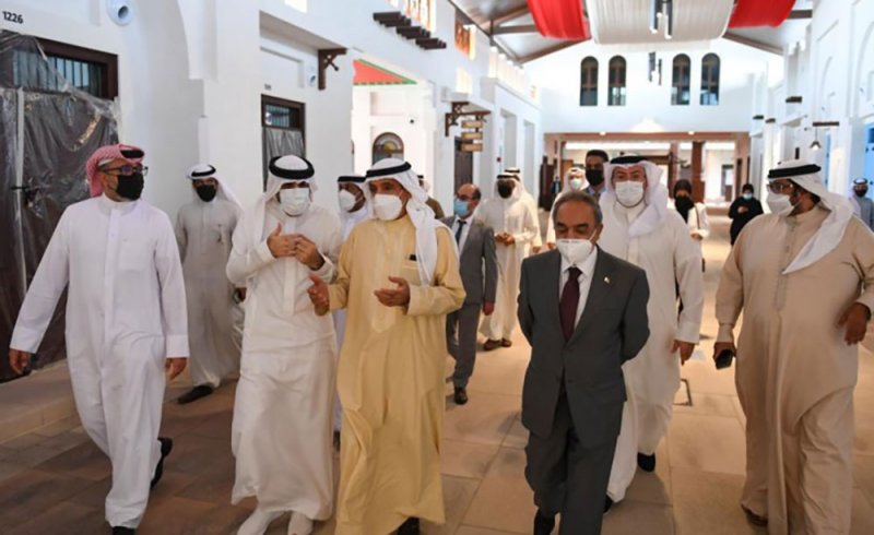 رئيس جهاز المساحة ووزير الاشغال يزوران مشروعي جزر أمواج وديار المحرق العقاريين