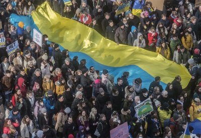 أول دولة أوروبية تسمح لمواطنيها بالقتال في أوكرانيا ضد روسيا
