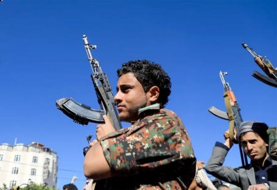 مصادرة ونهب ممتلكات.. حملة حوثية تستهدف منازل المعارضين