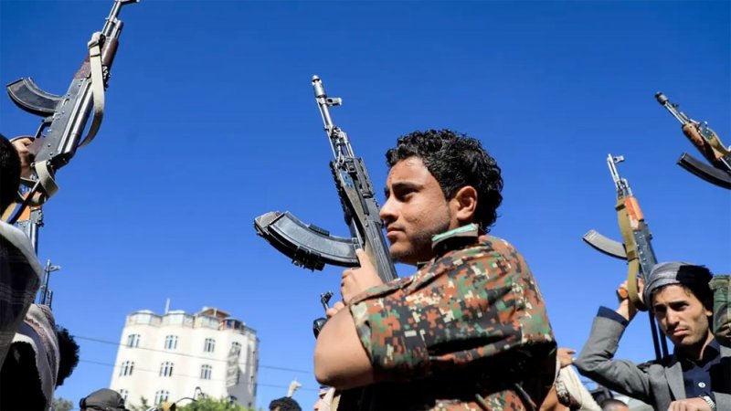 مصادرة ونهب ممتلكات.. حملة حوثية تستهدف منازل المعارضين