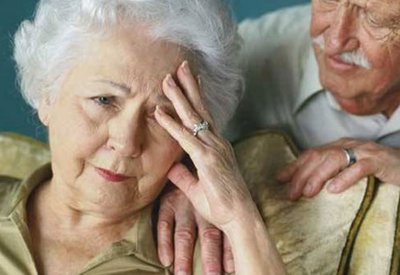 لماذا تتعرض النساء للإصابة بالزهايمر أكثر من الرجال؟