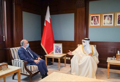وزير الخارجية يستقبل سفير الجمهورية الجزائرية الديمقراطية الشعبية لدى مملكة البحرين