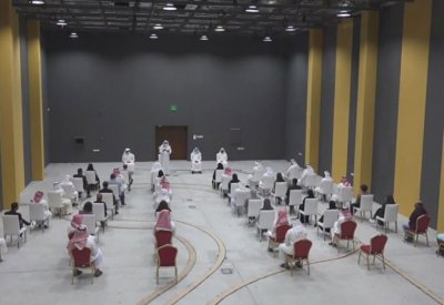 وزير الإعلام يلتقي عددا من منتسبي إدارة الأخبار في المقر الإنشائي لأستوديو الأخبار الجديد