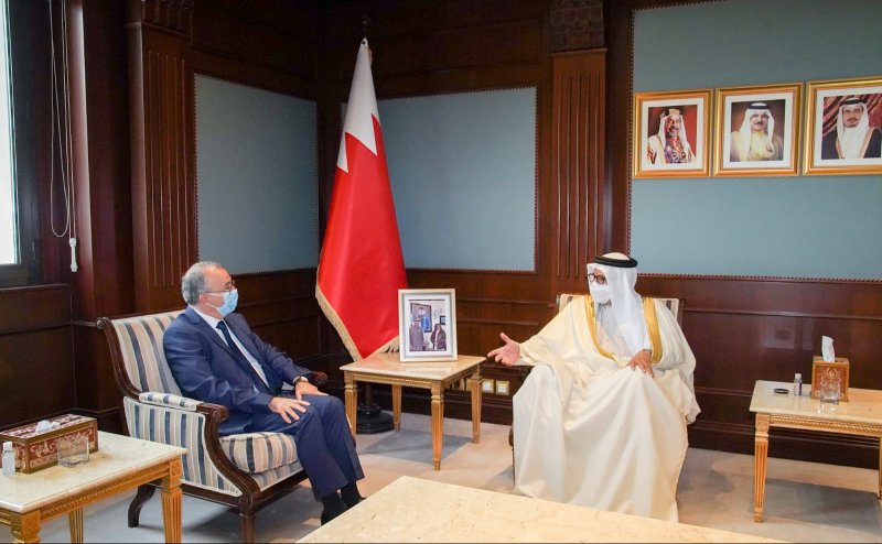 وزير الخارجية يستقبل سفير الجمهورية الجزائرية الديمقراطية الشعبية لدى مملكة البحرين