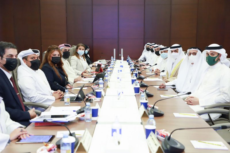 التوافق مع الحكومة على قانون الصحافة والطباعة والنشر ودراسة مقترحات الجمعية