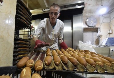 الجزائر تطمئن مواطنيها بشأن مخزون القمح مع اضطراب سوق الحبوب