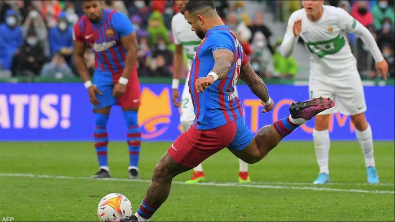 برشلونة المتأخر يقلب الطاولة أمام إلتشي ويتقدم للمركز الثالث