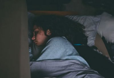 "حيل سهلة" للتغلب على الأرق والنوم سريعا