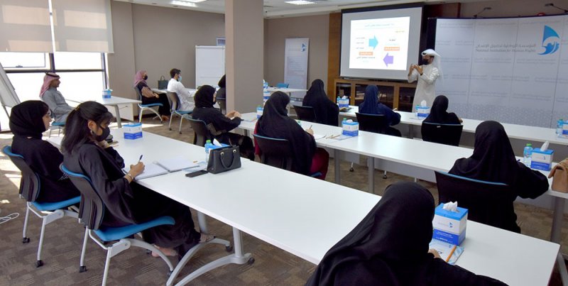 حقوق الإنسان تقدم محاضرة لطلبة العيادة القانونية لحقوق الإنسان في جامعة البحرين