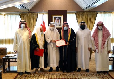 بالصورة: وزير العدل يستقبل الفائز في مسابقة الجزائر الدولية القرآنية