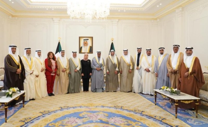 ولي العهد الكويتي يستقبل رئيسة مجلس النواب.. ويؤكد أن العلاقات في تطور مستمر